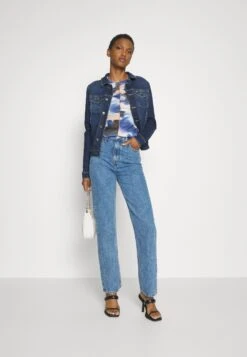 Boss EmeelaMaglietta A Manica LungaOpen Miscellaneous Donna T-shirt E Top BB121D0KM-T11 13 Boss EmeelaMaglietta A Manica LungaOpen Miscellaneous Donna T-shirt E Top BB121D0KM-T11 -Vendite ONLY ed74d3a07ac24b508737097395615af6