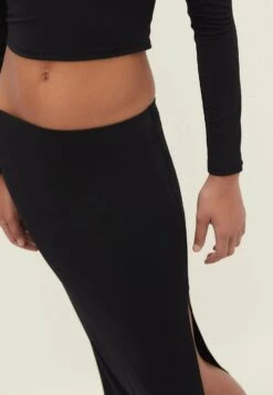 Stradivarius With Side Slit - Gonna A Tubino - Black -Vendite ONLY f01480817cef443188a61202559549e7