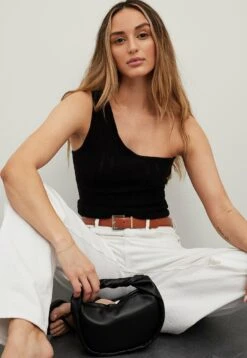 NA-KD Gestricktes Einseitig Schulterfreies- Top - Black -Vendite ONLY f49248ce46a7450c96167ed3b72b1217